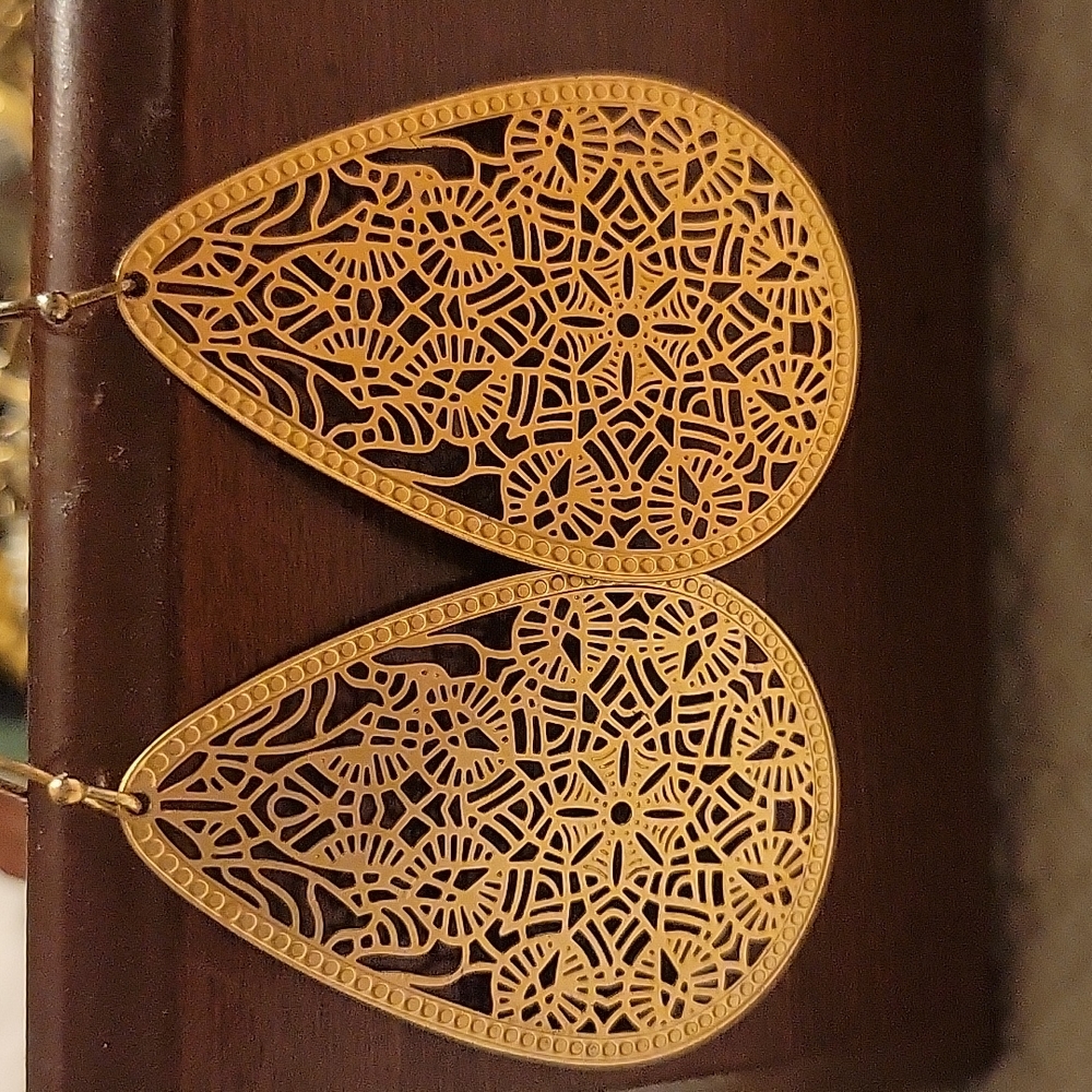 Gold earrings